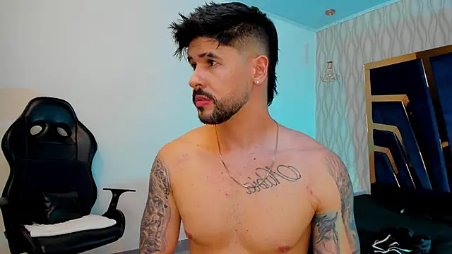 Snapshot of Petesevans chatting on October 29, 2025, 11:25 pm Petesevans online show from October 29, 2025, 11:25 pm