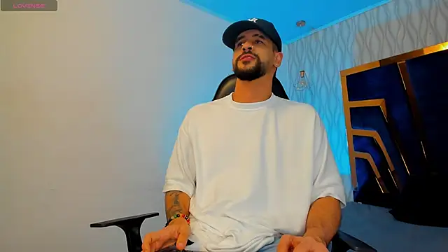 Snapshot of Petesevans chatting on December 14, 2025, 1:28 pm Petesevans online show from December 14, 2025, 1:28 pm