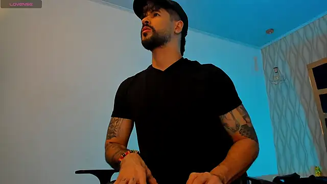 Snapshot of Petesevans chatting on November 9, 2025, 1:48 pm Petesevans online show from November 9, 2025, 1:48 pm