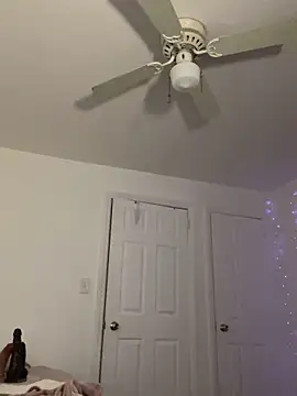 Snapshot of mochamimi chatting on April 12, 2026, 3:21 am mochamimi online show from April 12, 2026, 3:21 am