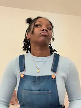 Snapshot of mochamimi chatting on March 4, 2026, 11:23 pm mochamimi online show from March 4, 2026, 11:23 pm