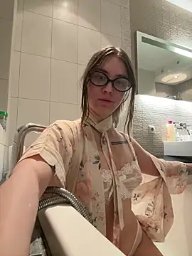 liasha s online show from March 21, 2026, 2:46 am