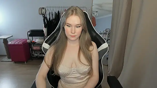 Snapshot of sexxy_potatoes chatting on October 7, 2025, 2:18 pm sexxy potatoes online show from October 7, 2025, 2:18 pm