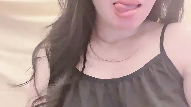 Snapshot of Tw_Zoella chatting on October 14, 2025, 11:11 am Tw Zoella online show from October 14, 2025, 11:11 am