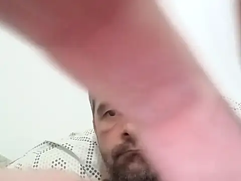 Snapshot of Rcosta_81 chatting on January 7, 2026, 1:43 am Rcosta 81 online show from January 7, 2026, 1:43 am