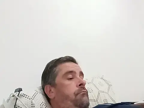 Snapshot of Rcosta_81 chatting on July 14, 2026, 12:43 am Rcosta 81 online show from July 14, 2026, 12:43 am
