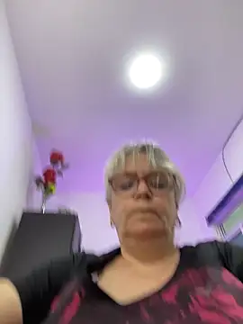 Snapshot of slutgold chatting on February 26, 2026, 9:48 pm slutgold online show from February 26, 2026, 9:48 pm