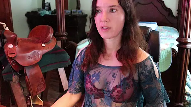 Snapshot of thornburyrose chatting on December 18, 2025, 5:50 pm thornburyrose online show from December 18, 2025, 5:50 pm