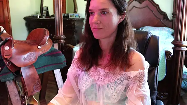 Snapshot of thornburyrose chatting on November 16, 2025, 4:23 pm thornburyrose online show from November 16, 2025, 4:23 pm