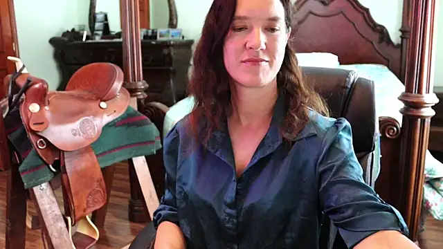 Snapshot of thornburyrose chatting on December 3, 2025, 7:24 pm thornburyrose online show from December 3, 2025, 7:24 pm