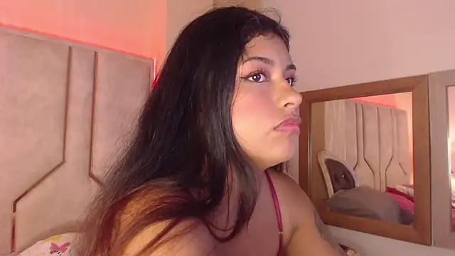 Snapshot of ChantalPetit chatting on May 12, 2026, 5:30 pm ChantalPetit online show from May 12, 2026, 5:30 pm