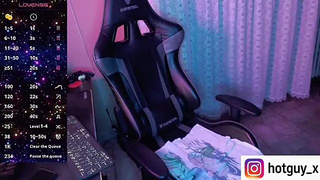 fernan redsxxx online show from November 11, 2025, 9:42 pm