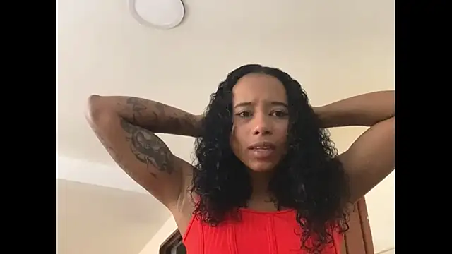 Snapshot of kelly_thomson chatting on March 19, 2025, 12:56 pm kelly thomson online show from March 19, 2025, 12:56 pm