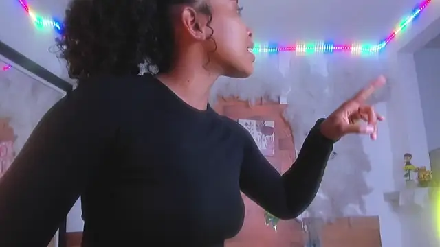 Snapshot of kelly_thomson chatting on March 20, 2025, 9:56 pm kelly thomson online show from March 20, 2025, 9:56 pm