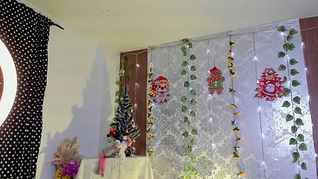 Snapshot of kelly_thomson chatting on December 5, 2025, 1:27 am kelly thomson online show from December 5, 2025, 1:27 am