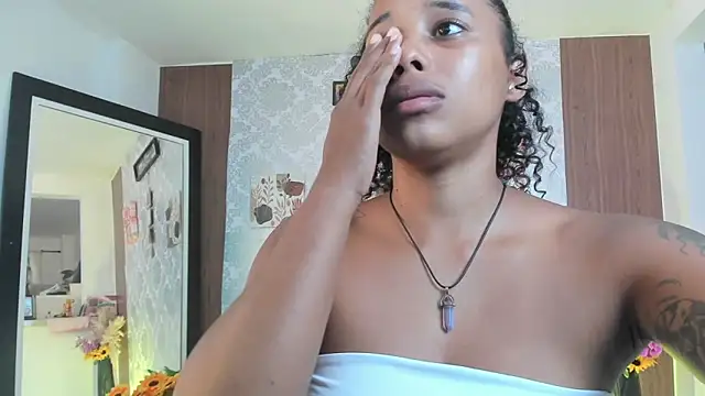 Snapshot of kelly_thomson chatting on September 23, 2025, 6:59 pm kelly thomson online show from September 23, 2025, 6:59 pm