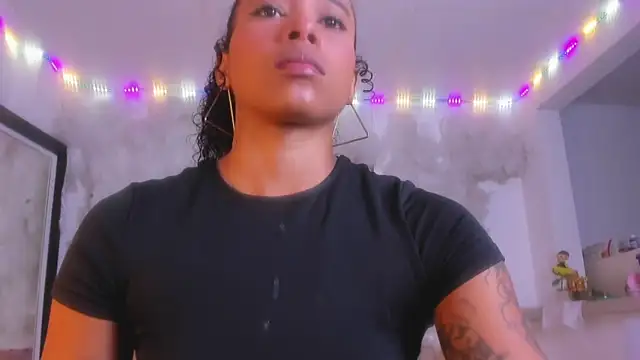 Snapshot of kelly_thomson chatting on March 21, 2025, 10:17 pm kelly thomson online show from March 21, 2025, 10:17 pm