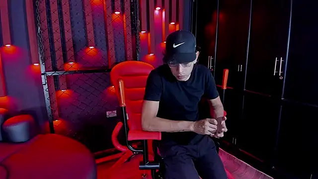 Snapshot of Strongernastyx chatting on March 5, 2025, 9:48 pm Strongernastyx online show from March 5, 2025, 9:48 pm