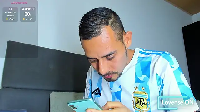 Snapshot of jhonyalzate2 chatting on December 16, 2025, 3:44 am jhonyalzate2 online show from December 16, 2025, 3:44 am