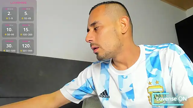 jhonyalzate2 online show from February 11, 2026, 4:45 am