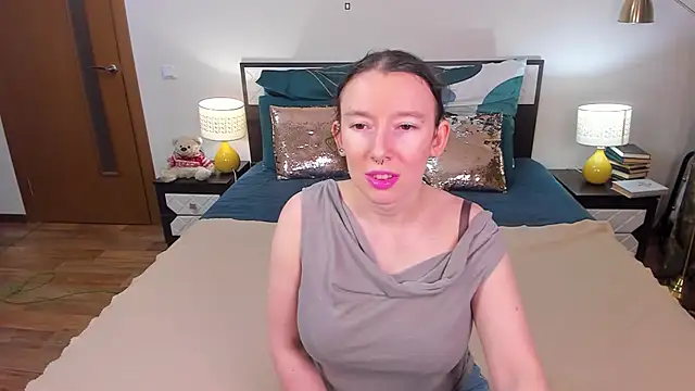 Snapshot of CatherineWalls chatting on February 8, 2026, 4:21 am CatherineWalls online show from February 8, 2026, 4:21 am