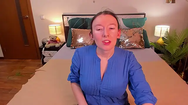 Snapshot of CatherineWalls chatting on March 1, 2026, 4:01 am CatherineWalls online show from March 1, 2026, 4:01 am