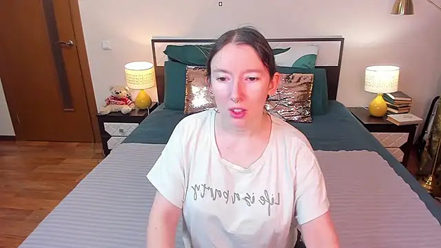 Snapshot of CatherineWalls chatting on February 1, 2026, 4:11 am CatherineWalls online show from February 1, 2026, 4:11 am