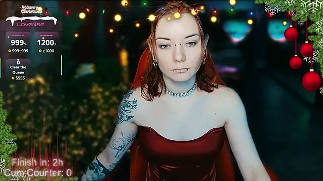 Snapshot of MaxPhoenixx chatting on December 21, 2025, 6:09 pm MaxPhoenixx online show from December 21, 2025, 6:09 pm