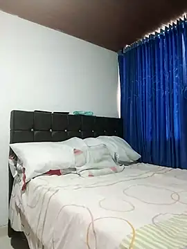 Snapshot of Vicky_Rosse chatting on November 5, 2025, 7:17 pm Vicky Rosse online show from November 5, 2025, 7:17 pm