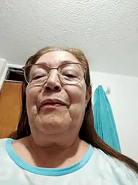 Snapshot of Vicky_Rosse chatting on October 24, 2025, 1:32 pm Vicky Rosse online show from October 24, 2025, 1:32 pm