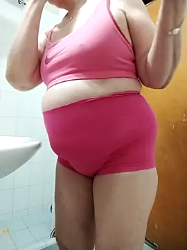 Snapshot of Vicky_Rosse chatting on December 15, 2025, 7:31 pm Vicky Rosse online show from December 15, 2025, 7:31 pm