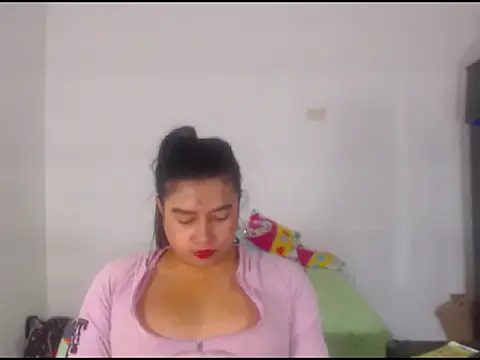 Snapshot of katrinawillff chatting on May 14, 2026, 5:32 pm katrinawillff online show from May 14, 2026, 5:32 pm