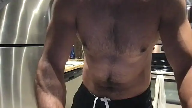 Snapshot of BigGuyMuscle chatting on November 11, 2025, 3:23 am BigGuyMuscle online show from November 11, 2025, 3:23 am