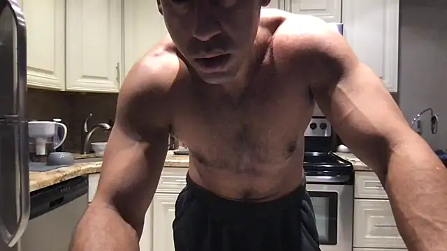 Snapshot of BigGuyMuscle chatting on November 3, 2025, 7:17 pm BigGuyMuscle online show from November 3, 2025, 7:17 pm