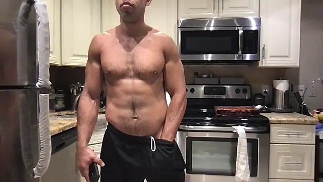 Snapshot of BigGuyMuscle chatting on April 21, 2026, 2:51 am BigGuyMuscle online show from April 21, 2026, 2:51 am