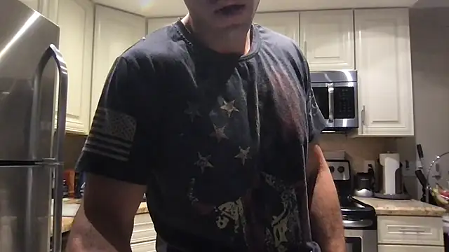 Snapshot of BigGuyMuscle chatting on November 14, 2025, 5:38 pm BigGuyMuscle online show from November 14, 2025, 5:38 pm