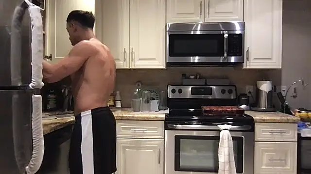 Snapshot of BigGuyMuscle chatting on April 21, 2026, 2:25 am BigGuyMuscle online show from April 21, 2026, 2:25 am
