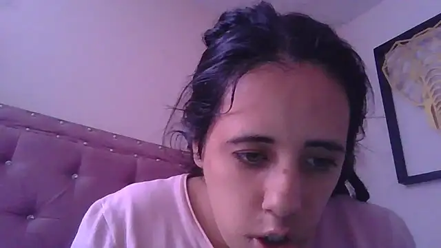 Snapshot of annarose19 chatting on November 19, 2025, 4:51 pm annarose19 online show from November 19, 2025, 4:51 pm