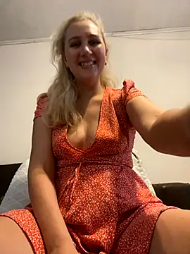 YourBlondee online show from October 2, 2025, 2:48 am