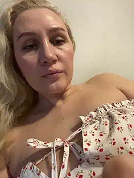 YourBlondee online show from February 17, 2026, 2:31 am