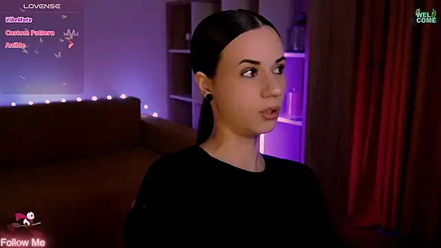 Snapshot of ItsAlisia chatting on April 15, 2026, 5:35 am ItsAlisia online show from April 15, 2026, 5:35 am