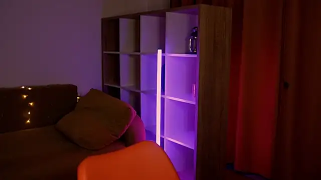 Snapshot of ItsAlisia chatting on December 18, 2025, 1:37 pm ItsAlisia online show from December 18, 2025, 1:37 pm