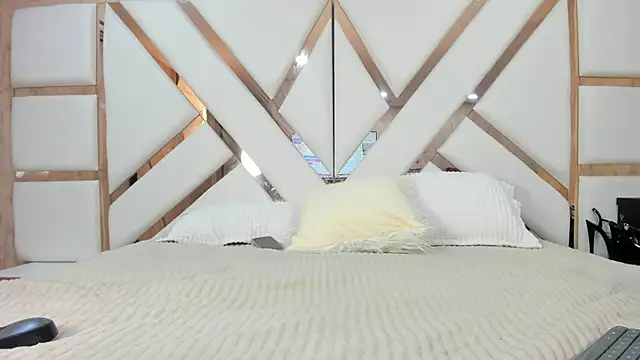 Snapshot of WowAna chatting on March 16, 2025, 9:05 am WowAna online show from March 16, 2025, 9:05 am