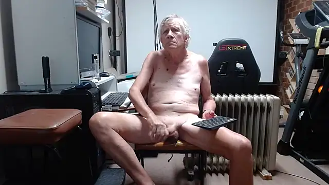 Snapshot of unclek23 chatting on February 11, 2026, 11:48 pm unclek23 online show from February 11, 2026, 11:48 pm