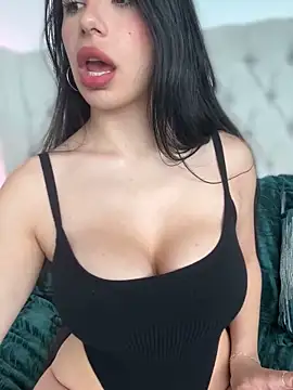 LoveLillyy online show from March 3, 2025, 9:15 pm