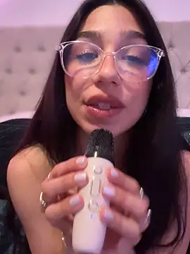 LoveLillyy online show from February 28, 2025, 9:23 pm