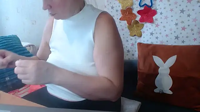 Snapshot of QueenLana chatting on November 19, 2025, 9:53 am QueenLana online show from November 19, 2025, 9:53 am