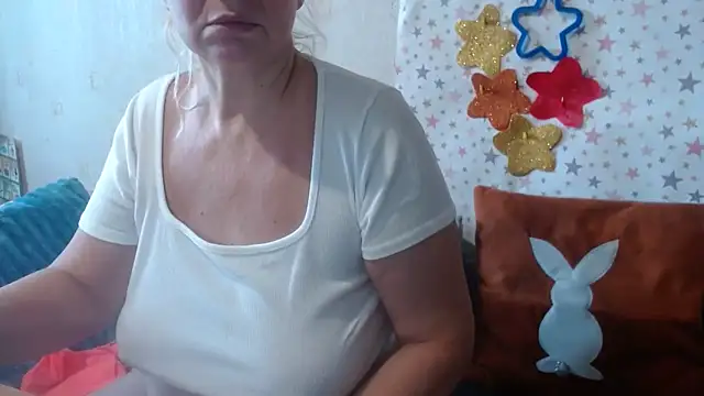 Snapshot of QueenLana chatting on October 30, 2025, 8:23 am QueenLana online show from October 30, 2025, 8:23 am