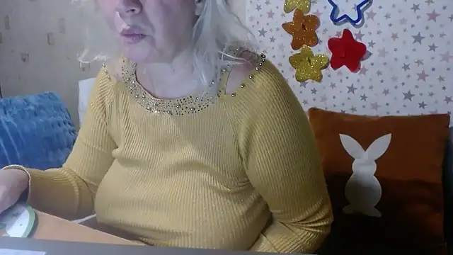 Snapshot of QueenLana chatting on November 7, 2025, 4:17 am QueenLana online show from November 7, 2025, 4:17 am