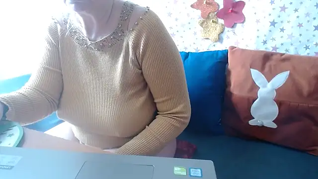 Snapshot of QueenLana chatting on April 24, 2026, 6:37 am QueenLana online show from April 24, 2026, 6:37 am